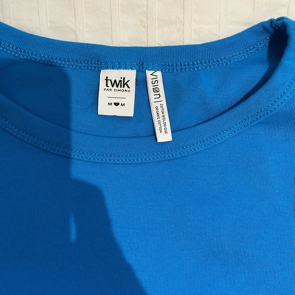 Simons Twik Crop T-shirt Size Medium - Picture 2 of 3
